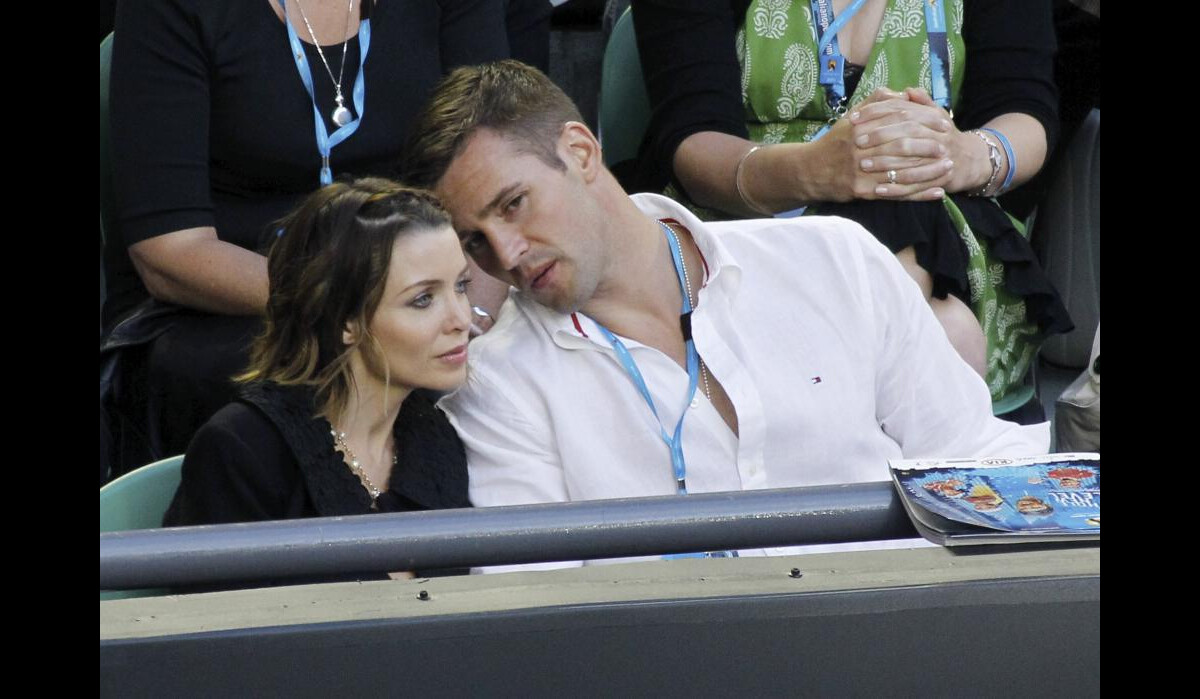 Photo : Dannii Minogue et son compagnon Kris Smith à un match de tennis