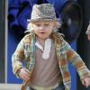 Zuma, le fils de Gwen Stefani et Gavin Rossdale, s'éclate avec la nounou à Coldwater, Beverly Hills (fin janvier 2011)