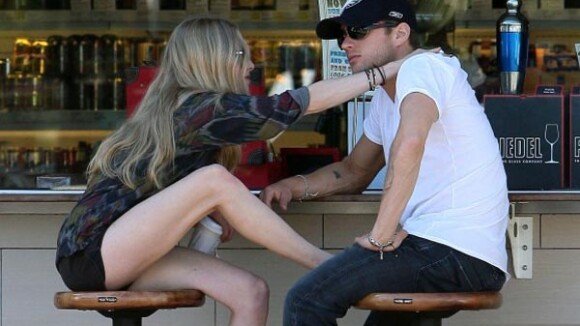 La belle Amanda Seyfried exhibe ses gambettes pour son chéri... Ryan Phillippe !