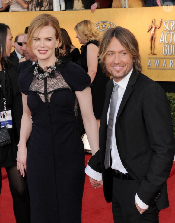 Nicole Kidman, habillée en Nina Ricci, et Keith Urban lors des SAG Awards le 30 janvier 2011