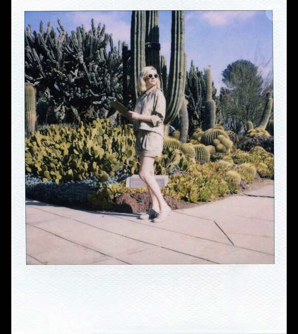 Kirsten Dunst, égérie de la marque Band of outsiders pour la collection printemps-été 2011.