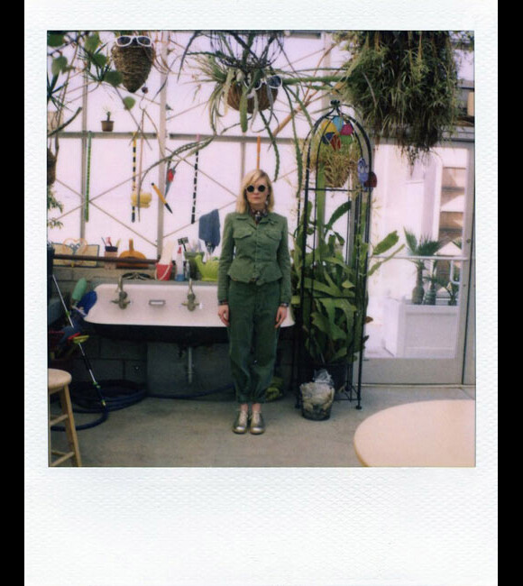 Kirsten Dunst, égérie de la marque Band of outsiders pour la collection printemps-été 2011.