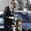 Sharon Stone et son adorable fils Quinn à Los Angeles lors d'une balade à deux. Le