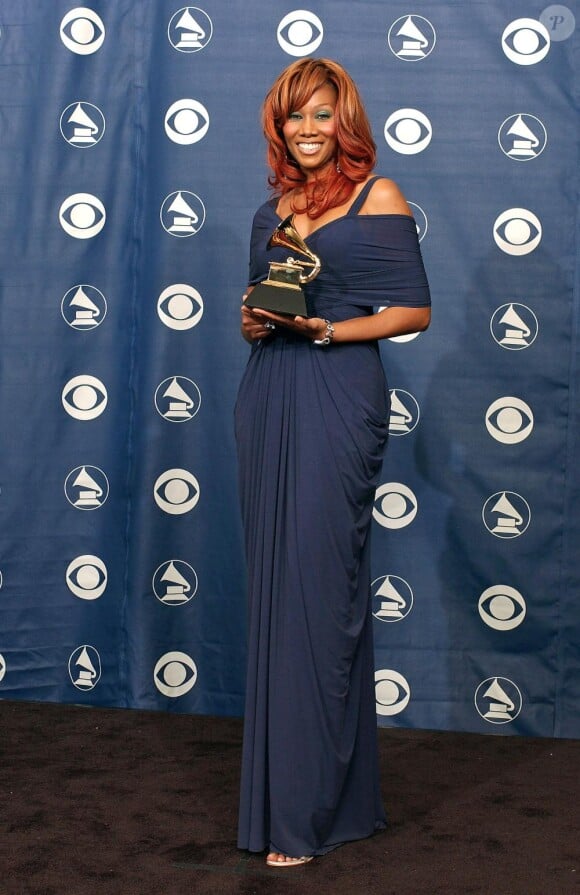Yolanda Adams rend hommage à Aretha Franklin lors de la 54ème cérémonie des Grammy Awards à Los Angeles, le 13 février 2011.