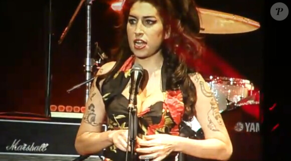 Amy Winehouse en concert à Dubaï, le 11 février 2011