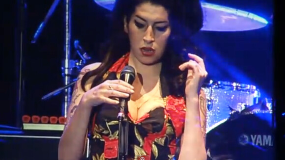 Amy Winehouse : Huée après une prestation catastrophique qui inquiète ses fans !
