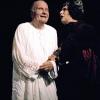 Michel Bouquet sur scène dans Le Roi se meurt en 2004