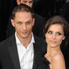 Tom Hardy et sa fiancée (et future ex ?) Charlotte Riley en juillet 2008