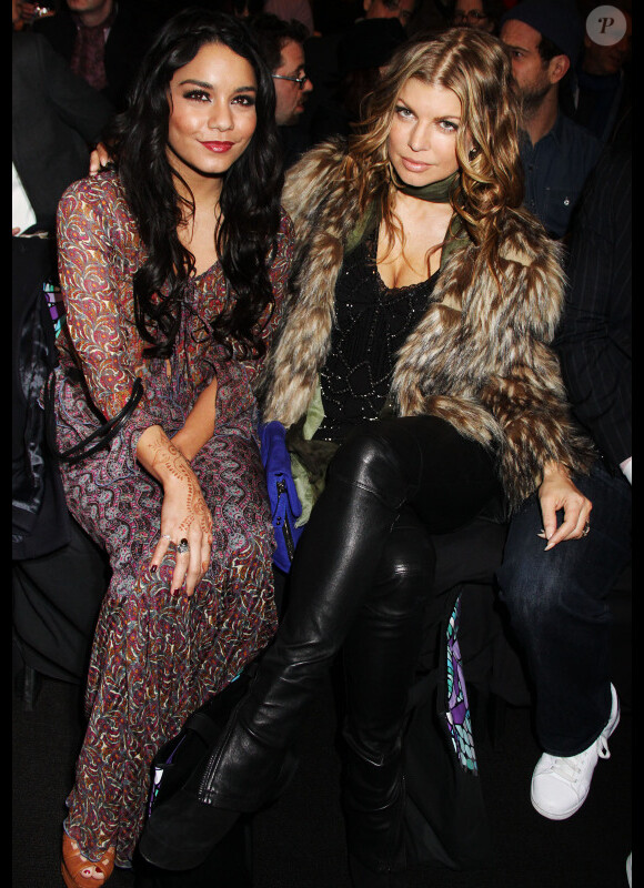 Vanessa Hudgens et Fergie au défilé d'Anna Sui durant la Fashion Week de New York, le 16 février 2011.