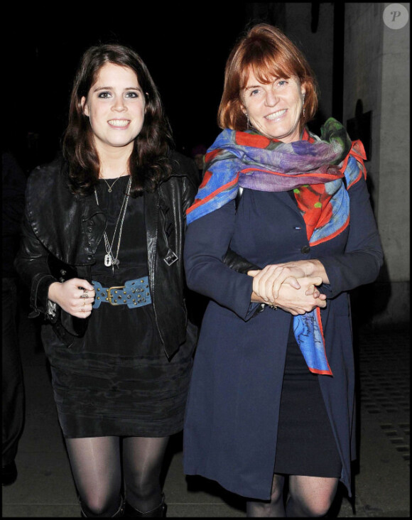 Sarah Ferguson accompagne sa fille Eugenie à une soirée à Londres le 17 février 2011