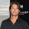 Un escroc s'est notamment fait passer pour l'acteur et chanteur David Charvet pour ouvrir des comptes bancaires.