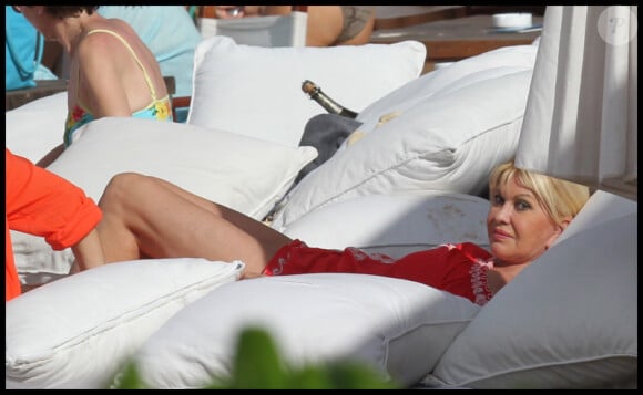 Ivana Trump passe quelques jours sous le soleil de Saint-Barthélémy. Février 2011