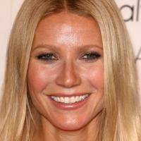 Gwyneth Paltrow dévoile son corps de rêve sur une plage paradisiaque !