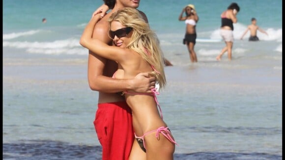 Shauna Sand : C'est l'amour à la plage avec... son nouveau mari de 24 ans !