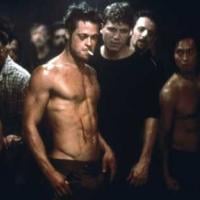 Ce soir à la télé : Brad Pitt, beau mais violent, s'en prend à Macaulay Culkin !