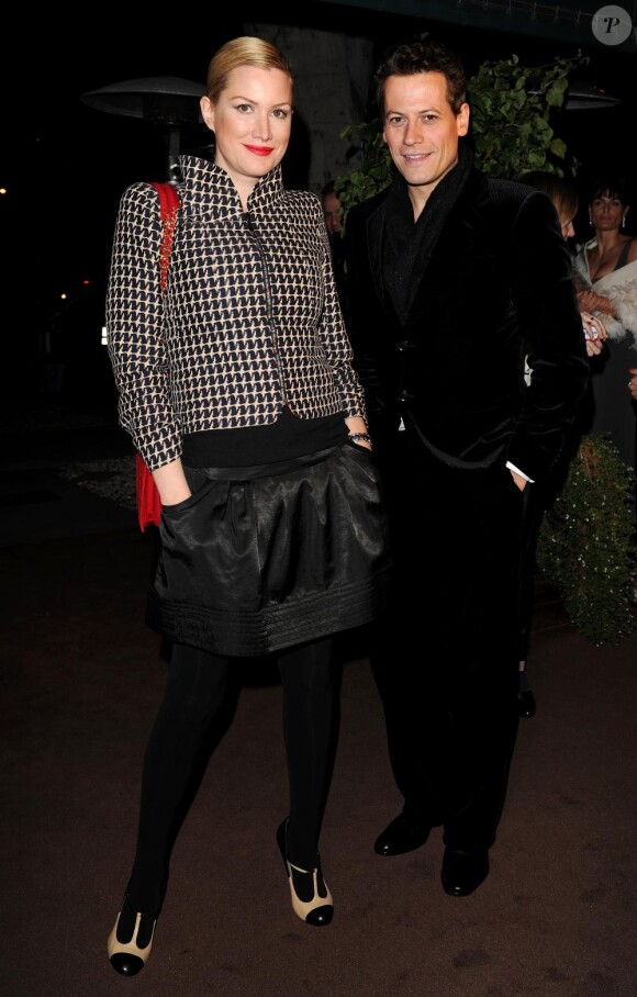 Alice Evans et son mari Ioan Guffrudd au diner organisé par Chanel avant les Oscars au restaurant Madeos à Los Angeles, le 26 février 2011.
