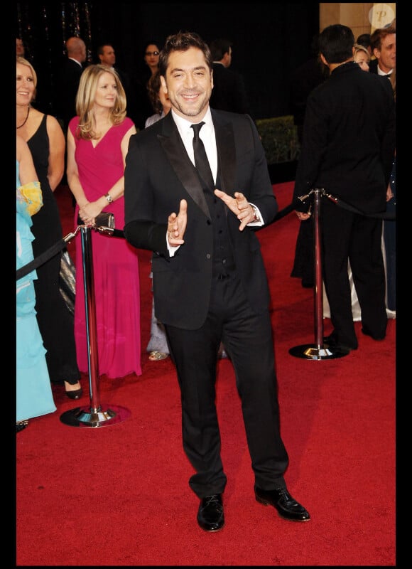 Javier Bardem sur le tapis rouge des Oscars le 27 février 2011 à L.A