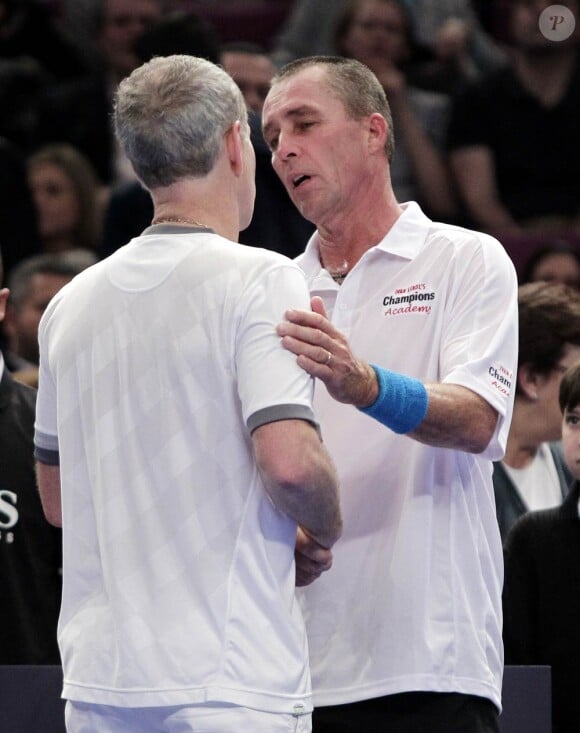 Le 28 février 2011, un an après leur gros clash, Andre Agassi et Pete Sampras se retrouvaient lors du BNP Paribas Showown à New York. Dans l'autre duel, John McEnroe a dû abandonner face au revenant Ivan Lendl.