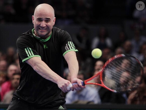 Le 28 février 2011, un an après leur gros clash, Andre Agassi et Pete Sampras se retrouvaient lors du BNP Paribas Showown à New York. Dans l'autre duel, John McEnroe a dû abandonner face au revenant Ivan Lendl.