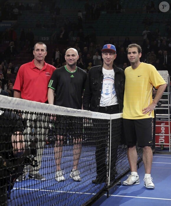Le 28 février 2011, un an après leur gros clash, Andre Agassi et Pete Sampras se retrouvaient lors du BNP Paribas Showown à New York. Dans l'autre duel, John McEnroe a dû abandonner face au revenant Ivan Lendl.