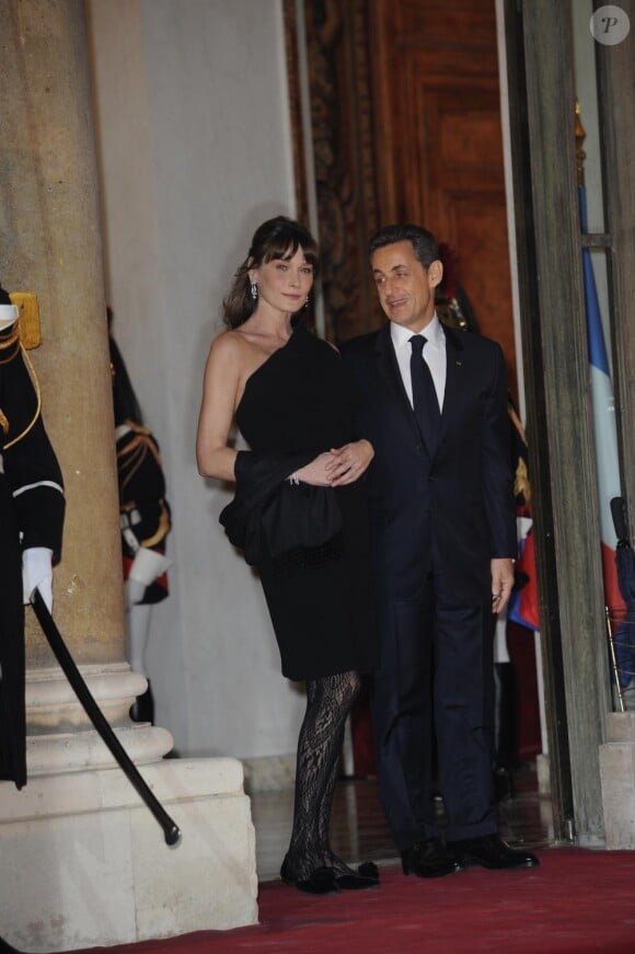 Carla Bruni et Nicolas Sarkozy lors du dîner avec l'invité d'honneur le président d'Afrique du sud, à l'Elysée le 2 mars 2011 à Paris
 