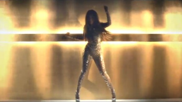 Jennifer Lopez : Entre bling-bling et ghetto pour le clip de sa Lambada !