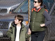 Jennifer Connelly, avec son fils, met son ventre de femme enceinte au chaud!