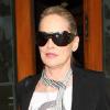 La ravissante Sharon Stone à la sortie du restaurant Spago, à Los Angeles, le 9 mars 2011.