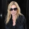 Kate Moss à la sortie du restaurant Wolseley à Londres, le 11 mars 2011