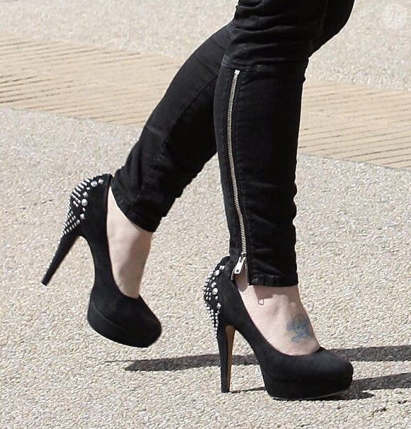 Kelly Osbourne fait du shopping chez Barney's New York à Beverly Hills le 18 mars 2011Catégorie: ENT