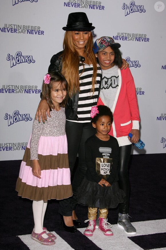 Mel B avec ses filles Pheonix et Angel, ainsi que Giselle, fille de Stephen Belafonte. 8 février 2011