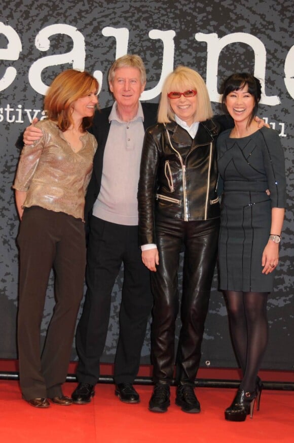 Florence Pernel, Régis Wargnier, Mireille Darc et Linh-Dan Pham à l'occasion de la soirée d'ouverture du 3e Festival du Film Policier de Beaune, le 30 mars 2011.
