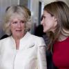 Letizia et Camilla Parker Bowles ont visité un centre d'adoption de chiots à Madrid le 31 mars 2011