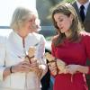 Letizia et Camilla Parker Bowles ont visité un centre d'adoption de chiots à Madrid le 31 mars 2011
