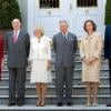 Letizia et Camilla Parker Bowles entourées du roi Juan Carlos, du prince Felipe et de la reine Sofia lors d'un déjeuner à Madrid le 31 mars 