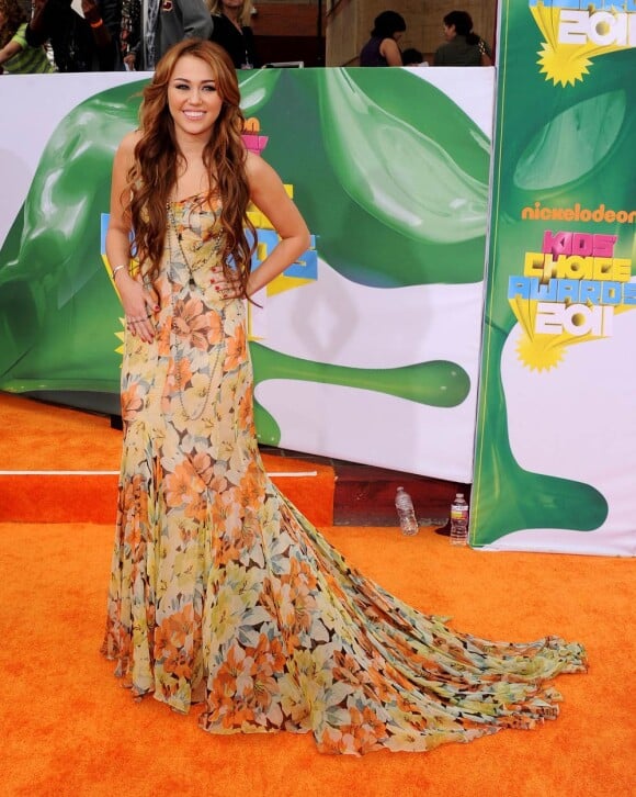 Miley Cyrus lors de la grande soirée des 24e Kid's Choice Awards, organisée par la chaîne de télévision Nickélodéon dans l'enceinte du Gallen Center de Los Angeles, le 2 avril 2011.