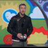 Justin Timberlake reçoit un prix d'honneur pour son action humanitaire, lors de la cérémonie des Kids' Choice Awards 2011, samedi 2 avril 2011. 