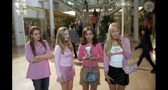Rachel McAdams dans son premier rôle dans Lolita malgré moi, avec Lindsay Lohan, Amanda Seyfried et Lacey Chabert
