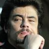 Benicio Del Toro présente le calendrier 'The red Affair' à Milan en octobre 2010
