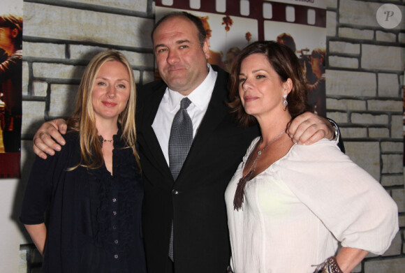 Hope Davis, James Gandolfini et Marcia Gay Harden lors de l'avant-première du téléfilm Cinema Verite à Los Angeles le 11 avril 2011
