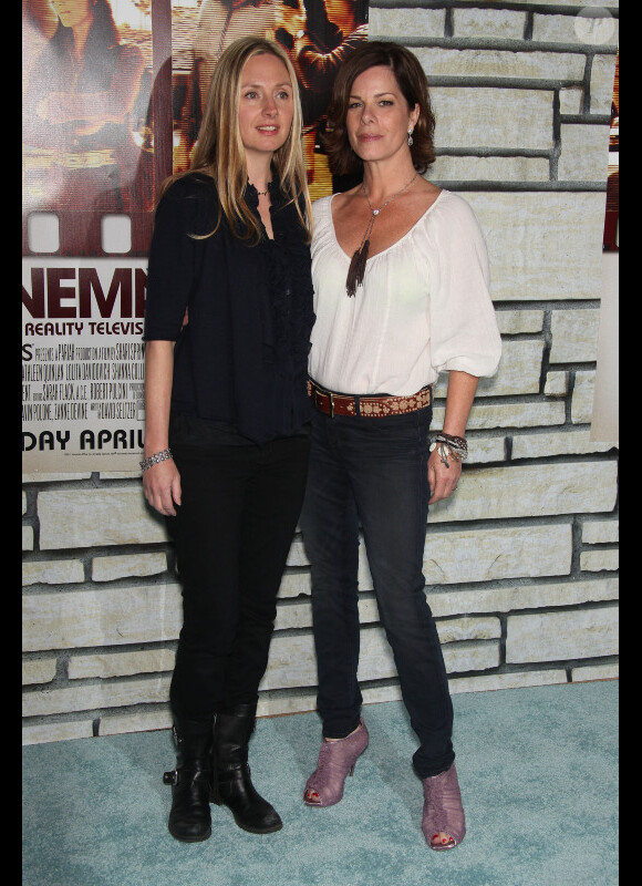 Hope Davis et Marcia Gay Harden lors de l'avant-première du téléfilm Cinema Verite à Los Angeles le 11 avril 2011