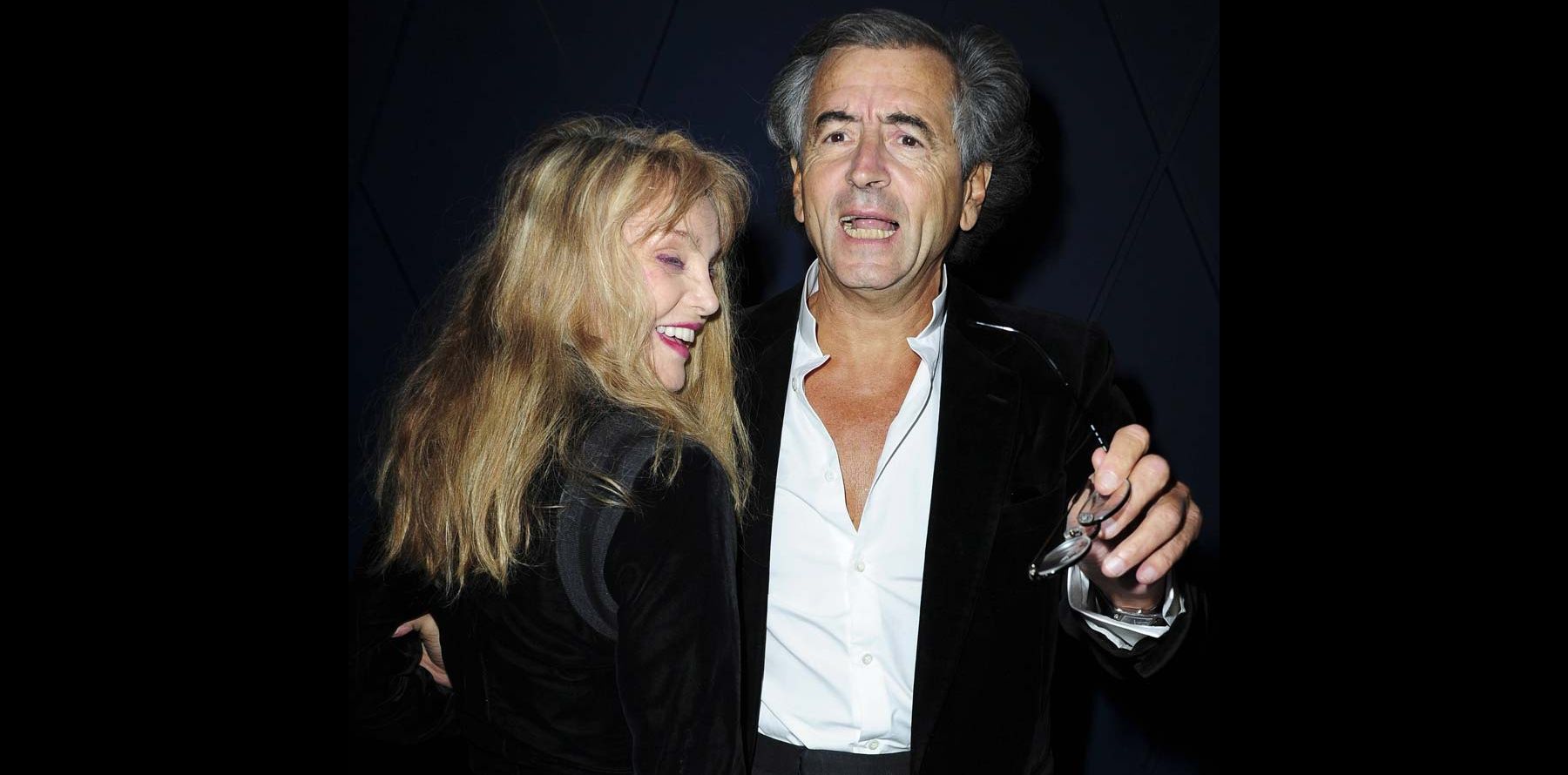 Daphne Guinness Bernard henri Lévy Et Sa Nouvelle Compagne Arielle Dombasle tord le cou à ce "pur poison" de rumeur et crie son amour  ! - Purepeople