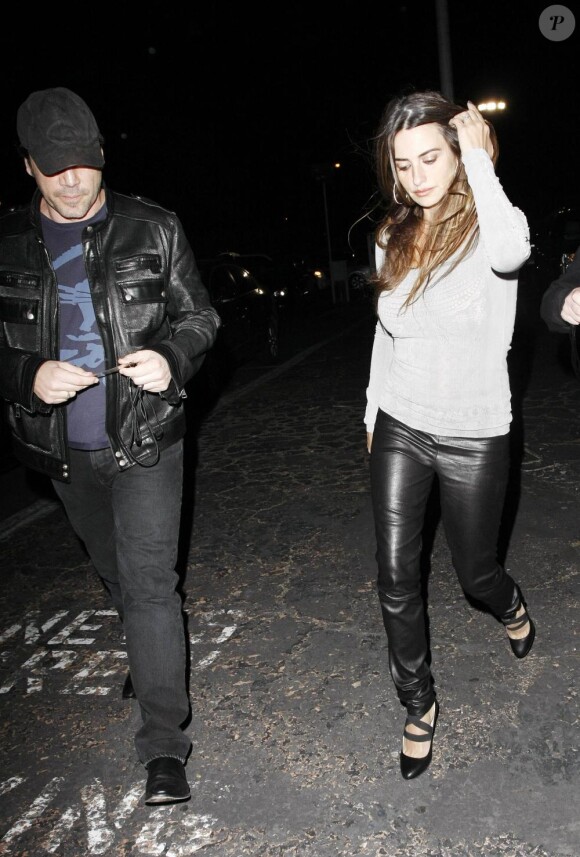 Penélope Cruz et Javier Bardem lors de leur arrivée au concert de Prince le 14 avril 2011 à Los Angeles