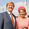 Le 15 avril 2011, la princesse Maxima des Pays-Bas célébrait le retour du soleil et la fin de son séjour officiel en Allemagne avec un look rose dont elle seule a le secret.