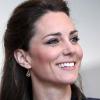 Pour les parents de Kate Middleton (photo : en visite dans le Lancashire le 11 avril 2011), qui mettent un point d'honneur à participer financièrement, la facture devrait s'élever à un peu plus de 100 000 euros.
