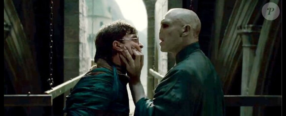 Face à face entre Harry et Voldemort dans Harry Potter et les reliques de la mort - Partie II