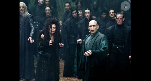 Helena Bonham Carter et Ralph Fiennes dans Harry Potter et les reliques de la mort - Partie II