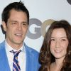 Johnny Knoxville et sa femme Naomi Nelson posent lors de la soirée de "l'homme de l'année" du magazine GQ en novembre 2010 à Los Angeles
