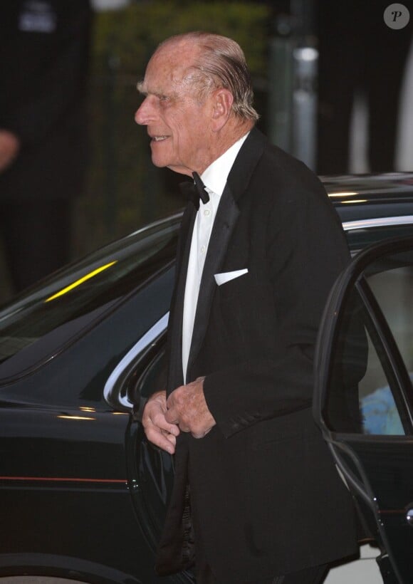 Prince Phillip lors du dîner de gala organisé par la Reine Elizabeth II la veille du mariage de Kate Middleton et du prince William à l'Hôtel Mandarin Oriental Hotel à Londres le 28 avril 2011