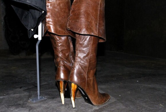 Les accessoires étaient très importants pour Alexander McQueen. New York, 2 mai 2011